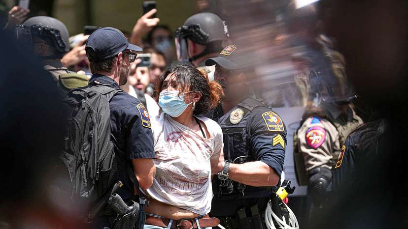 Police clear protesters from University of Texas