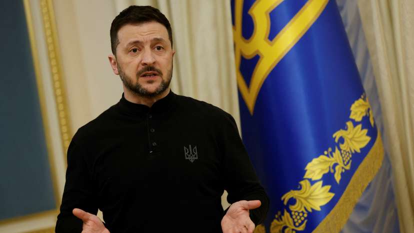 Ukraine's President Zelenskiy and German Foreign Minister Baerbock attend a joint press conference, in Kyiv