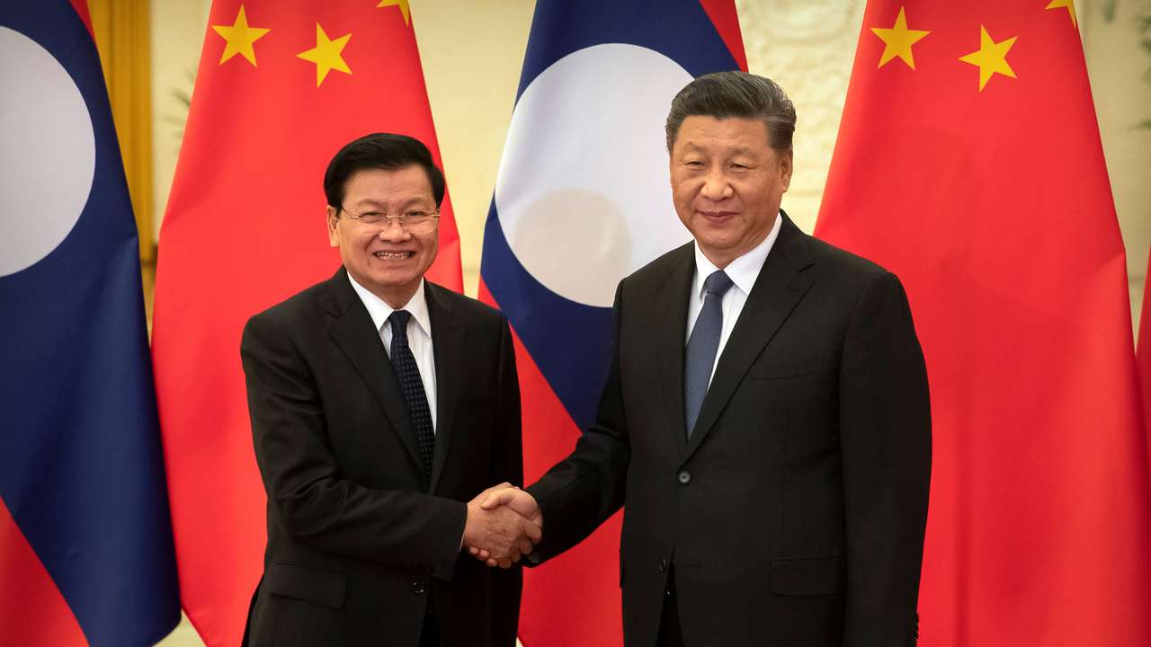 Laos' PM Thongloun Sisoulith and China's President Xi Jinping meet in Beijing