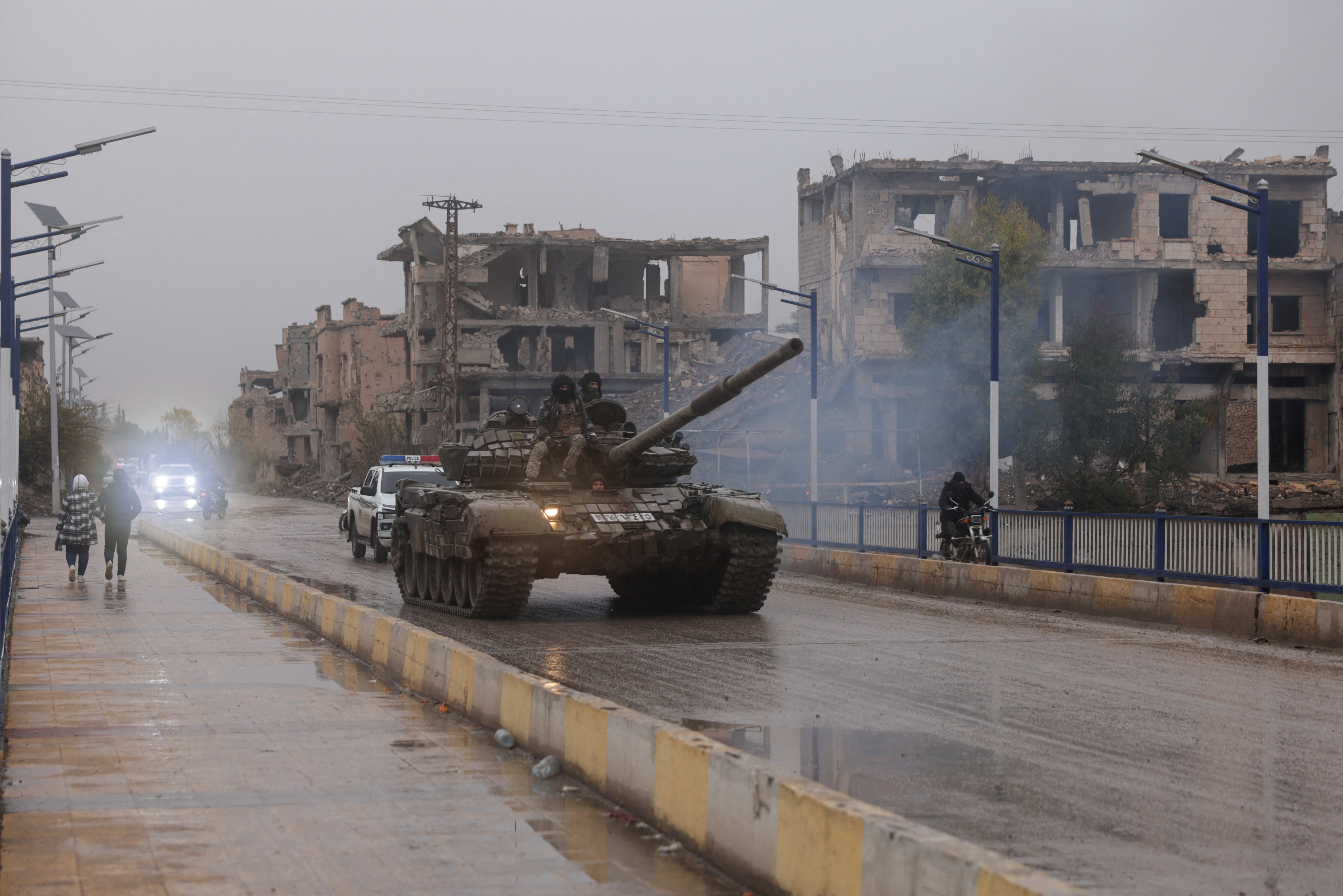 The Syrian army takes full control of Deir al-Zor province after the withdrawal of the Syrian Democratic Forces