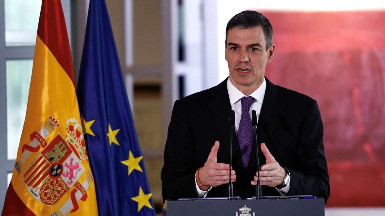 Spanish Prime Minister Pedro Sanchez apeaks at a press conference in Beijing