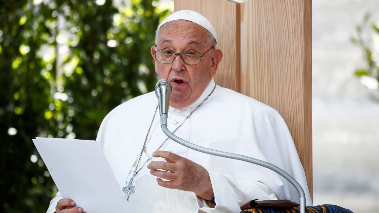 Pope Francis visits Verona