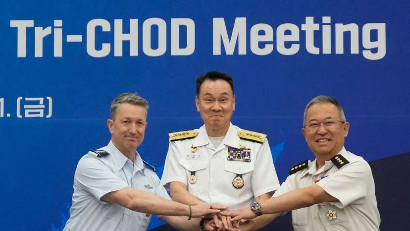 Trilateral Chiefs of Defense meeting at the Defense Ministry in Seoul