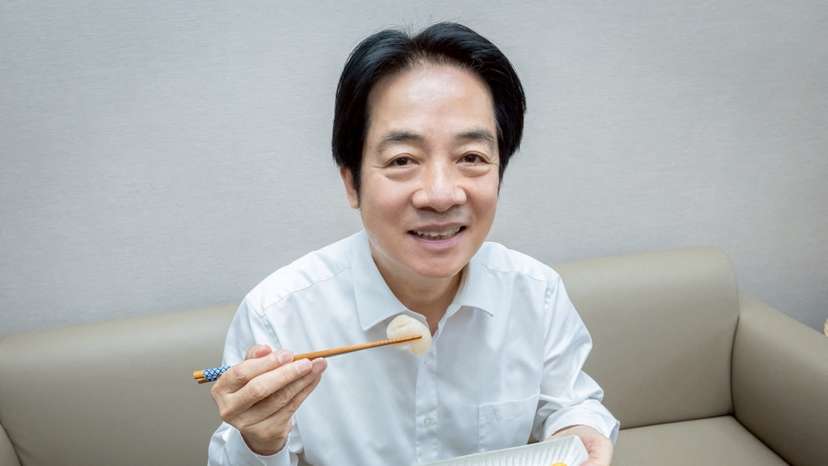 Taiwan President Lai Ching-te shows his sushi lunch of yellowtail and scallops from Japan, in Taipei