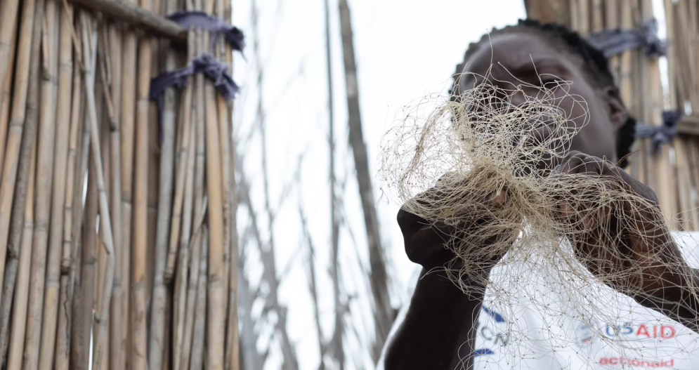 Women in Zambia in fishing community