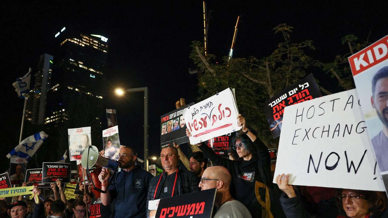 Demonstration following Israel's military announcement that they had mistakenly killed three Israeli hostages in Gaza, in Tel Aviv