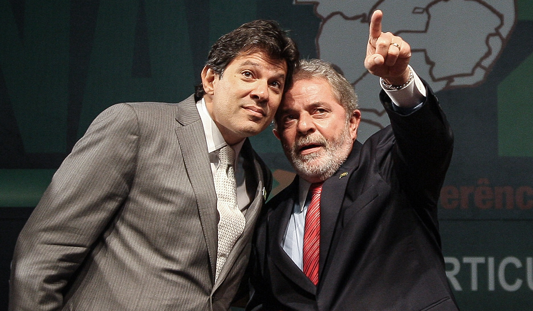 O ex-ministro da Fazenda Fernando Haddad (PT) ao lado do presidente Lula (PT)