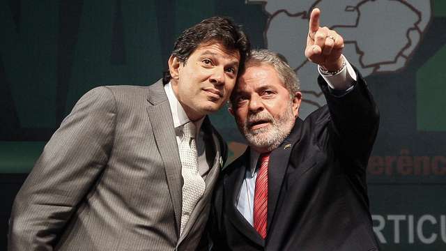 O ex-ministro da Fazenda Fernando Haddad (PT) ao lado do presidente Lula (PT)