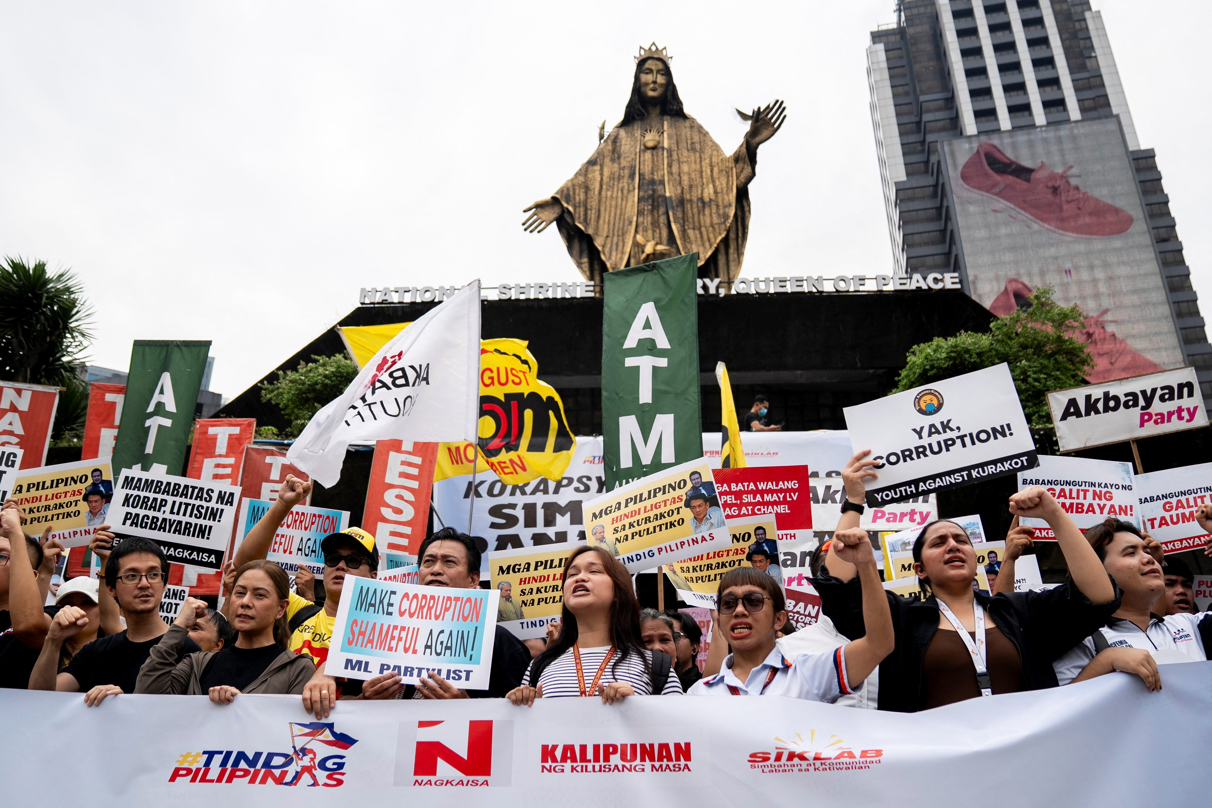 Protesters at the EDSA Shrine