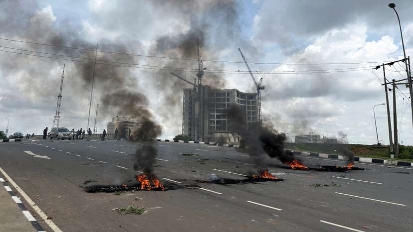 Nigerians begin protests against economic hardship