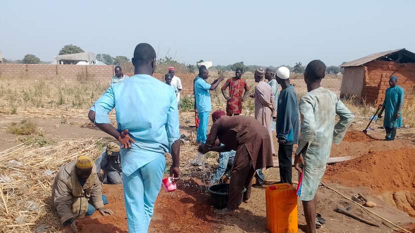 Gunmen storm local market killing and abducting people, in Niger state