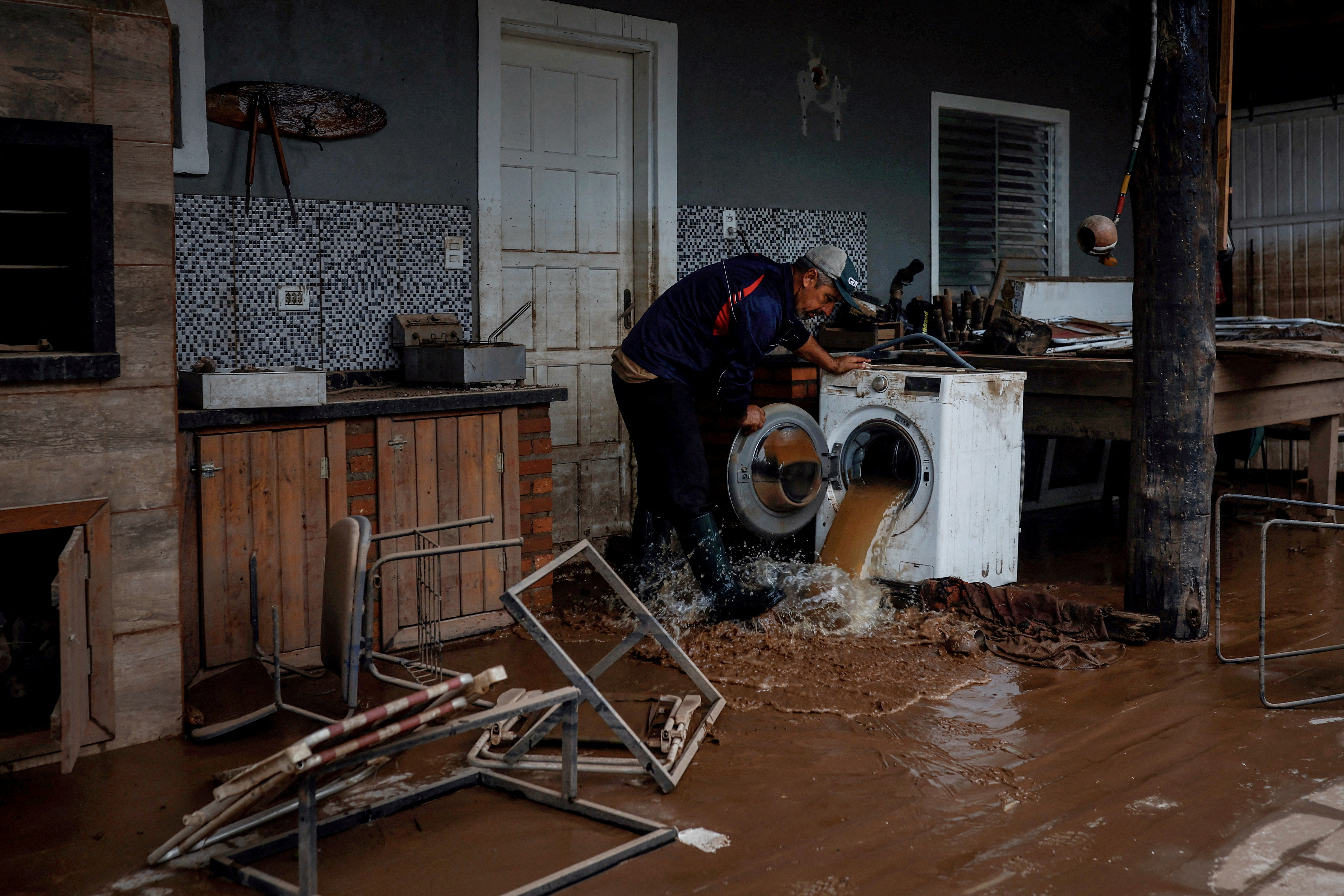 2024 in photos: the world under water