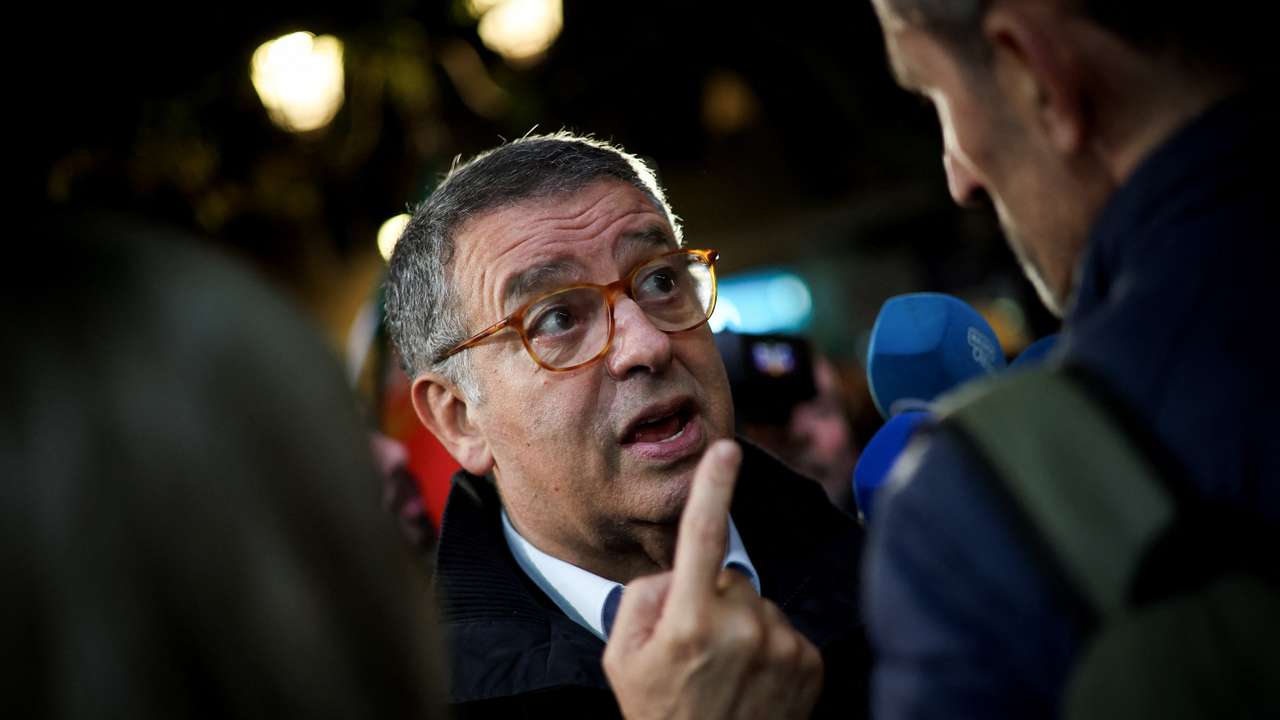 Antonio Jose Seguro, presidential candidate for the January 18 election, holds rally in Setubal