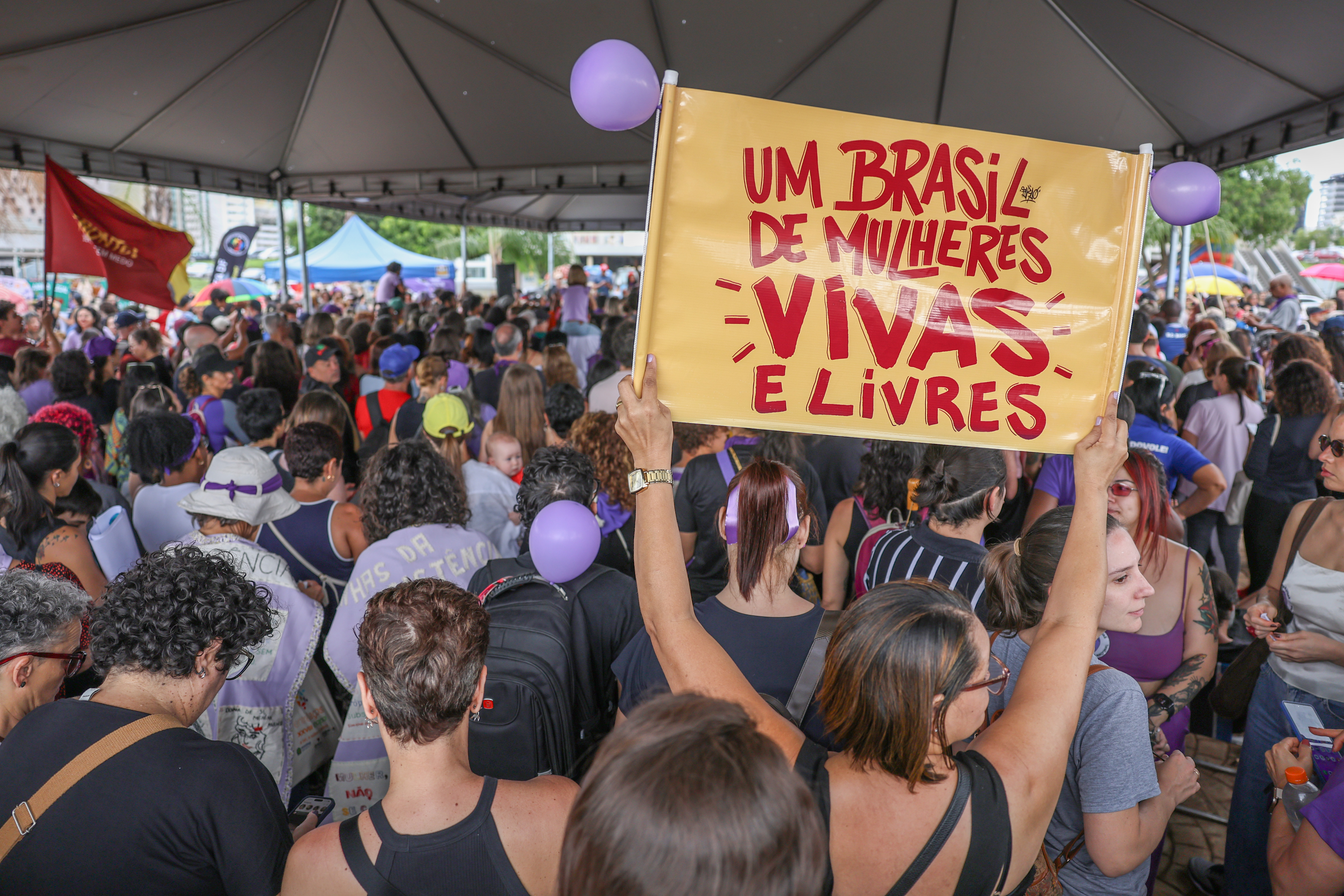 Levante Mulheres Vivas