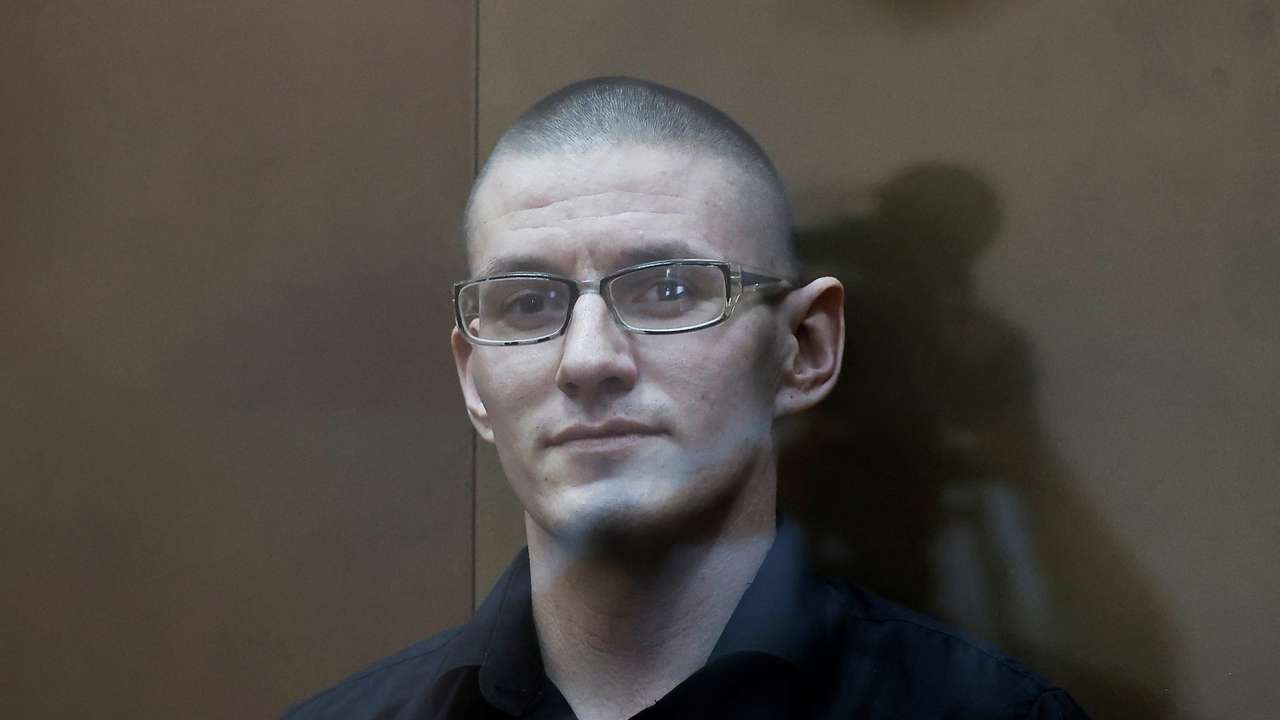 U.S. citizen Robert Woodland attends a court hearing in Moscow