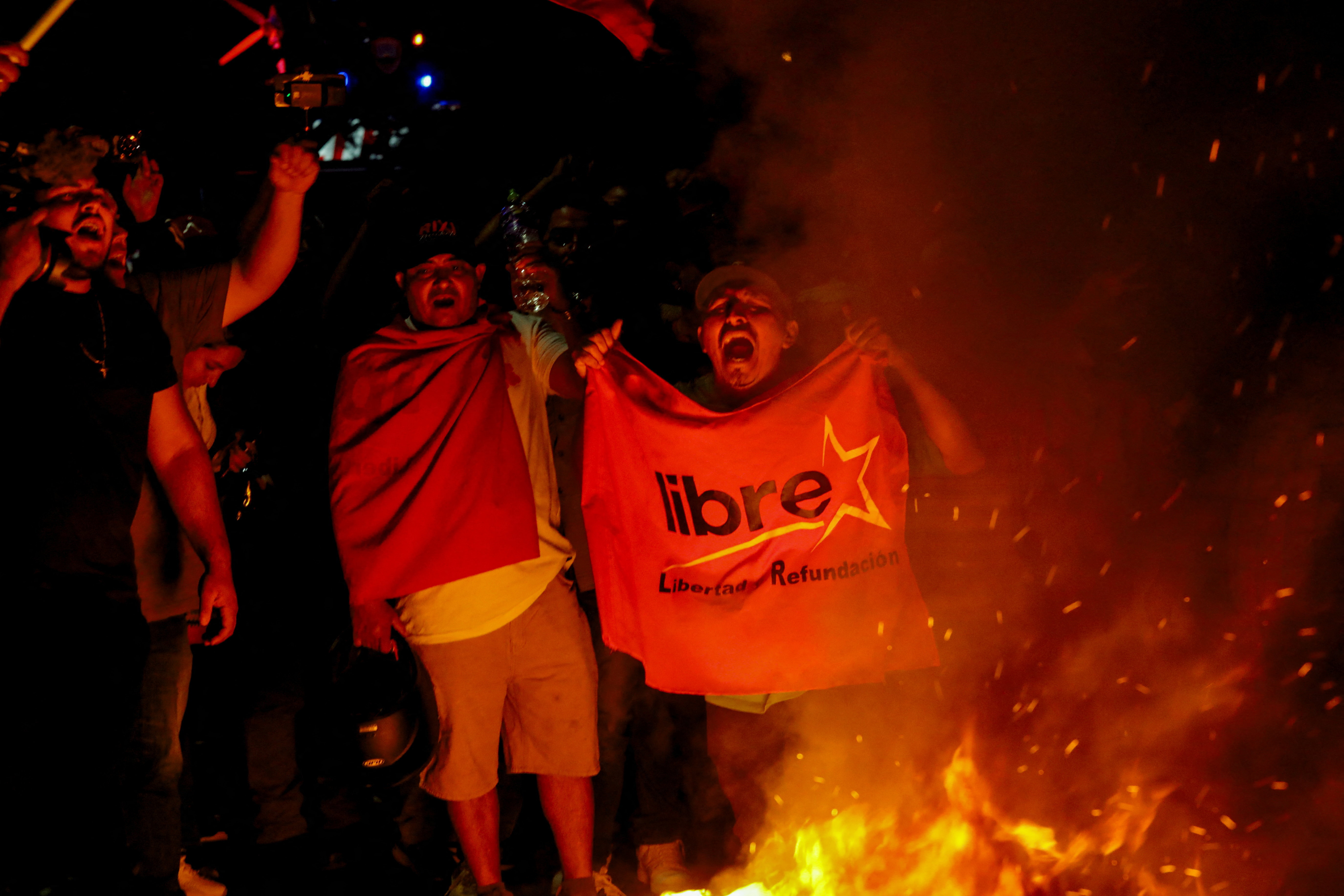 Protests outside the National Electoral Council (CNE), in Tegucigalpa
