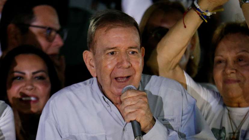 FILE PHOTO: Venezuela's opposition presidential candidate Edmundo Gonzalez and opposition leader Maria Corina Machado campaign in Caracas
