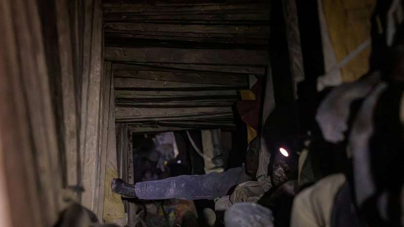 FILE PHOTO: Miners work in the Rubaya coltan mine in Democratic Republic of Congo