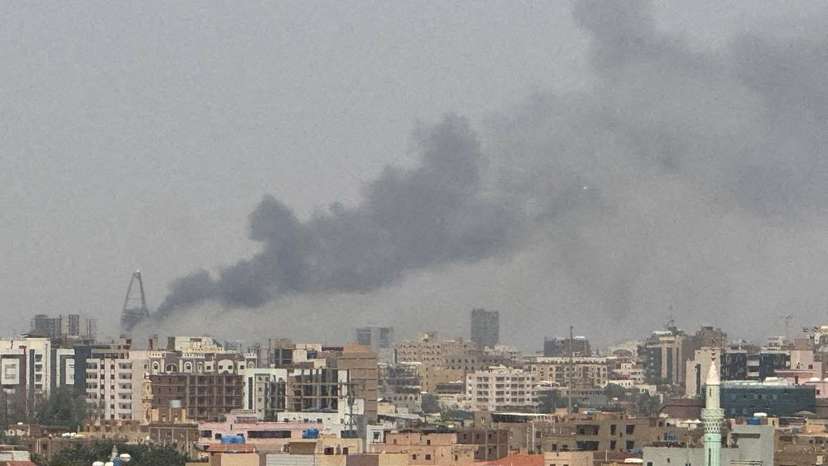 FILE PHOTO: Plumes of smoke rise during clashes between the paramilitary Rapid Support Forces and the army in Khartoum, Sudan