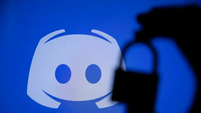 Operação Lívia apreende seis adolescentes e revela “panelas” que induziam jovens à automutilação e chantagem online. Caso é relacionado ao aplicativo Discord.