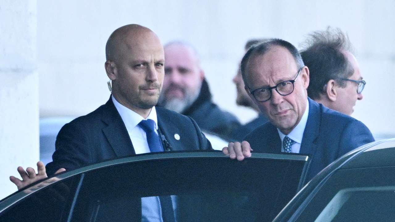 Major German parties resume exploratory talks on coalition