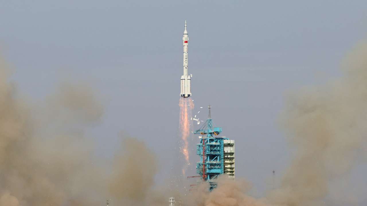Rocket carrying Shenzhou-22 spacecraft takes off from Jiuquan Satellite Launch Center