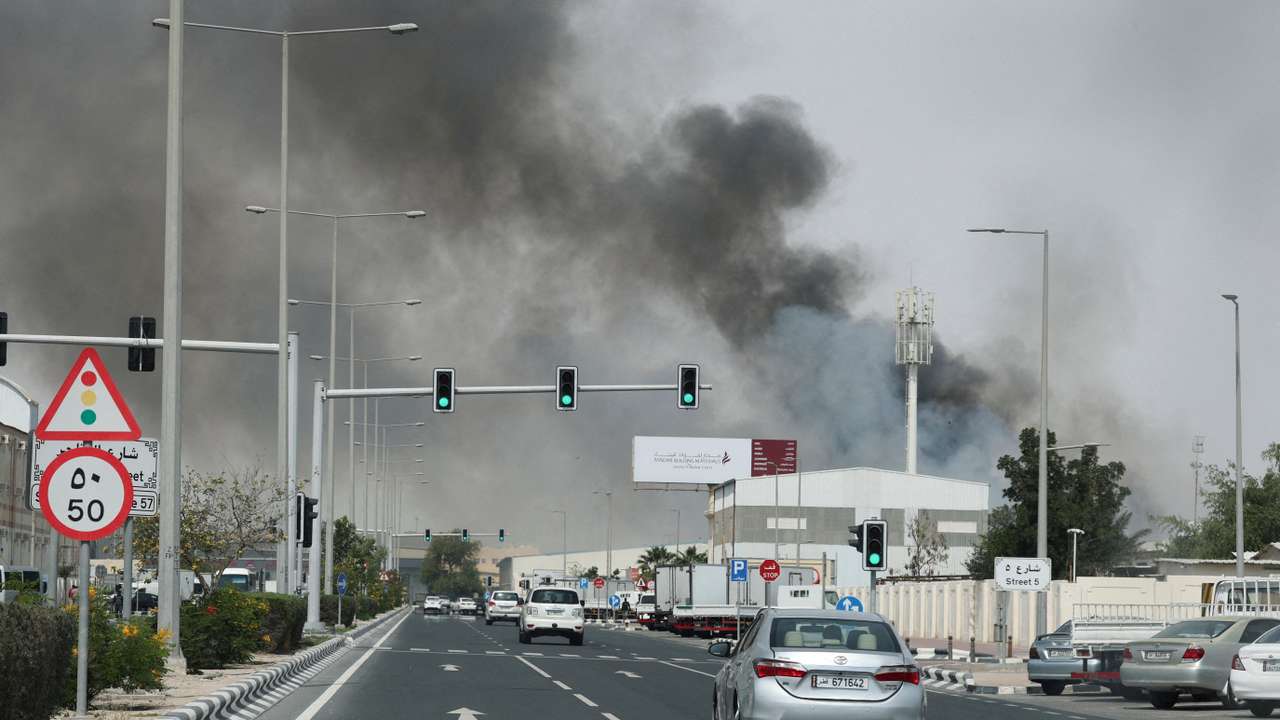 FILE PHOTO: US urges Americans to leave Middle East amid air travel disruptions