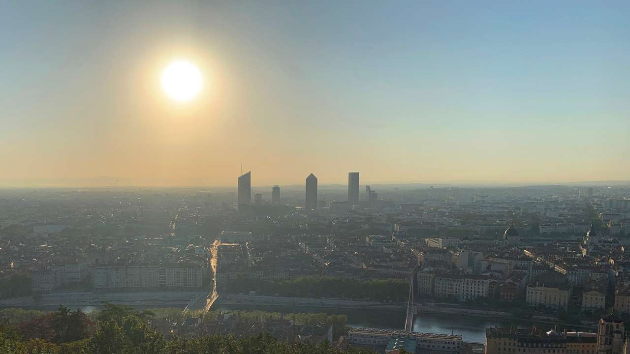 France hit by heat wave with record temperatures expected
