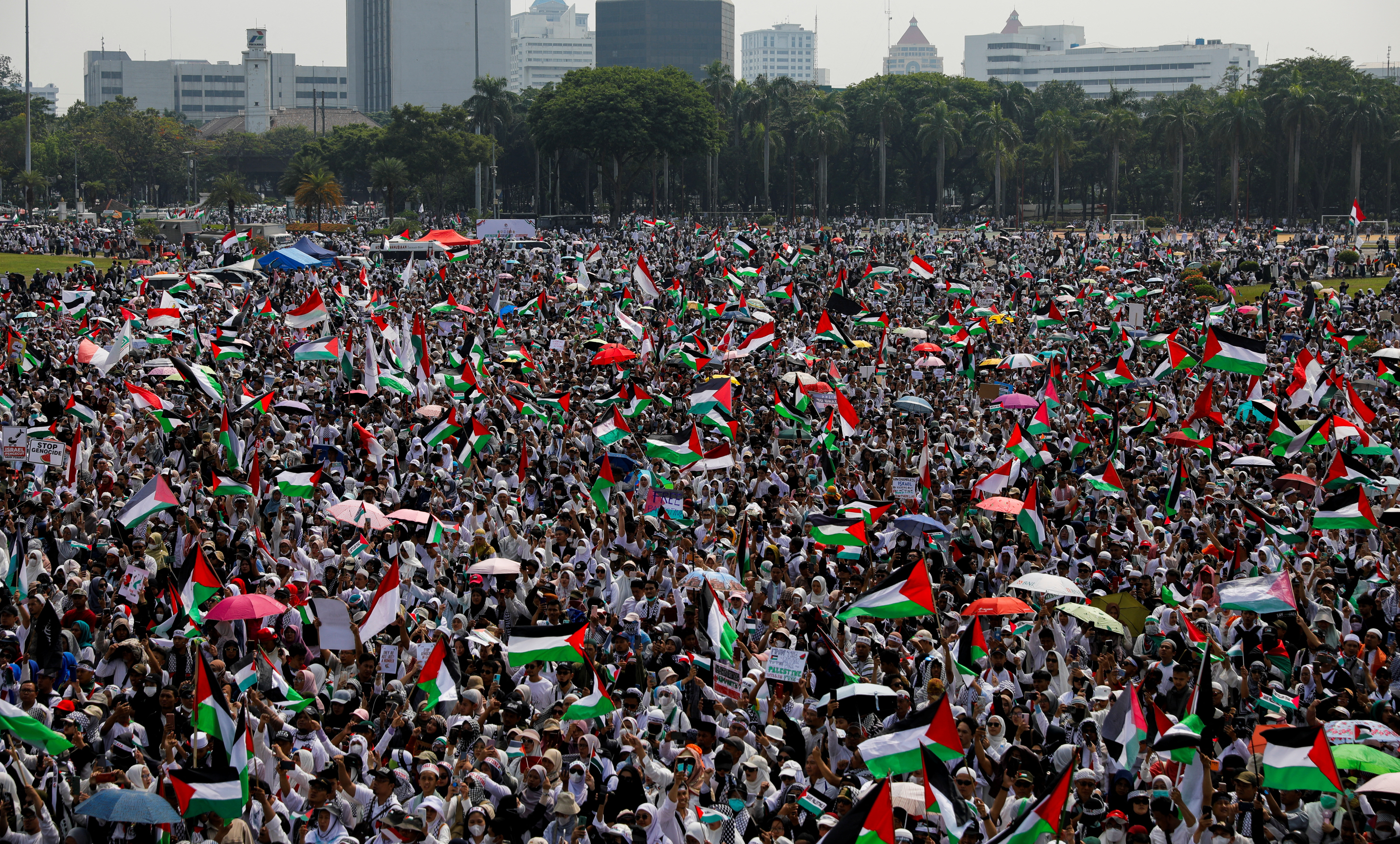 Rally supporting Palestinians, in Jakarta