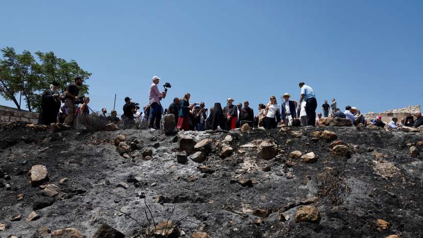 Church leaders and diplomatic envoy visit the town of Taybeh