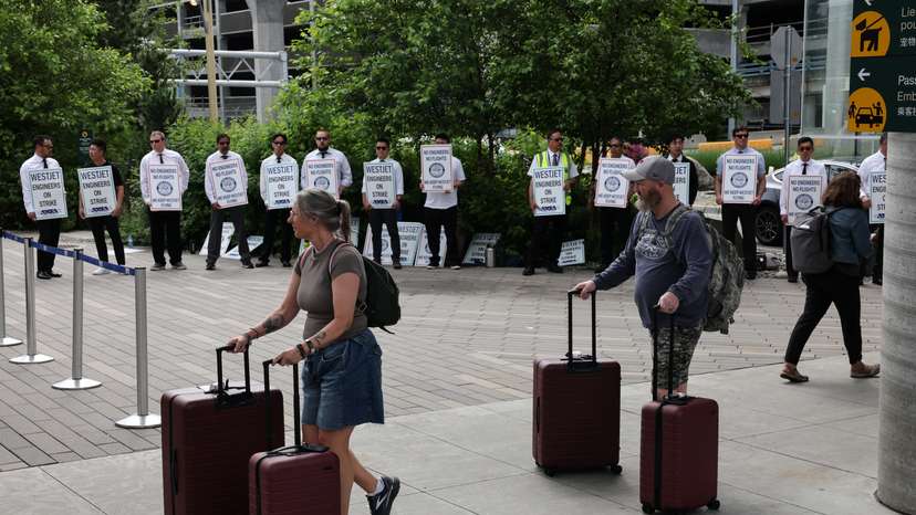 Westjet Airlines maintenance engineers and technical staff strike at Vancouver International Airport