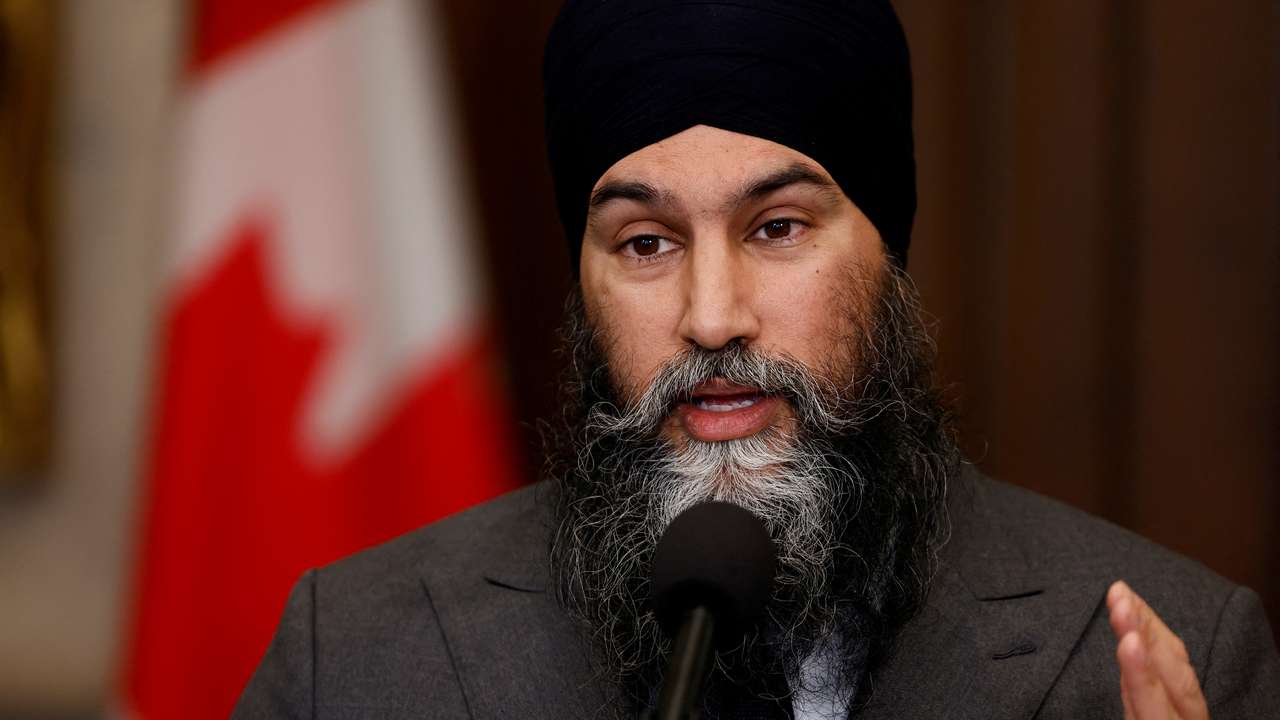 FILE PHOTO: Canada's New Democratic Party leader Jagmeet Singh speaks to journalists before Question Period in the House of Commons on Parliament Hill in Ottawa
