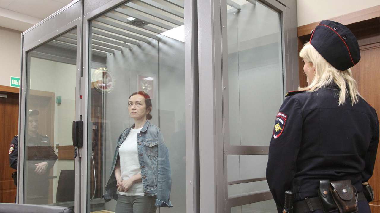 Journalist Alsu Kurmasheva attends a court hearing in Kazan