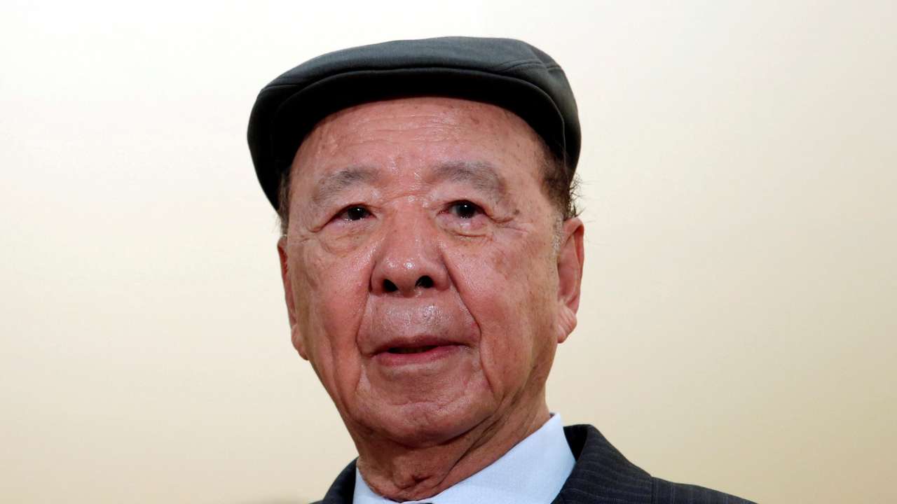 FILE PHOTO: Galaxy Entertainment Group Chairman Lui Che-woo attends a news conference in Hong Kong