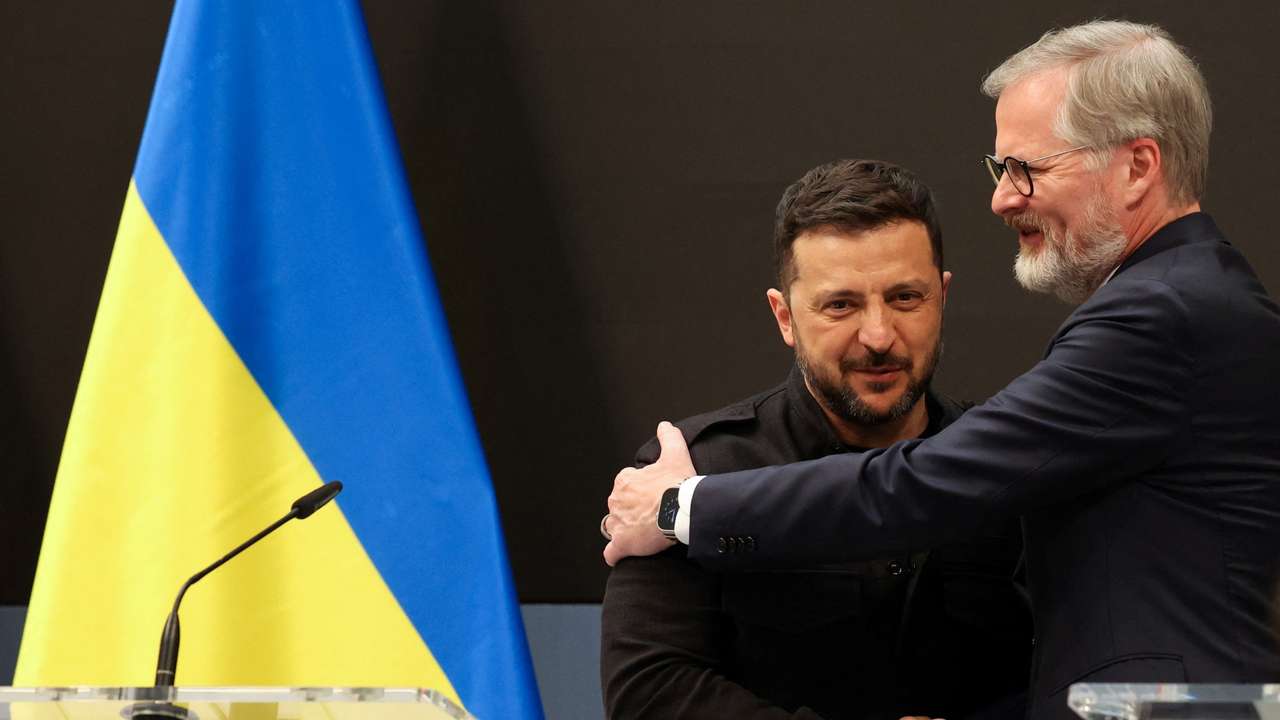 Ukrainian President Volodymyr Zelenskiy visits Prague