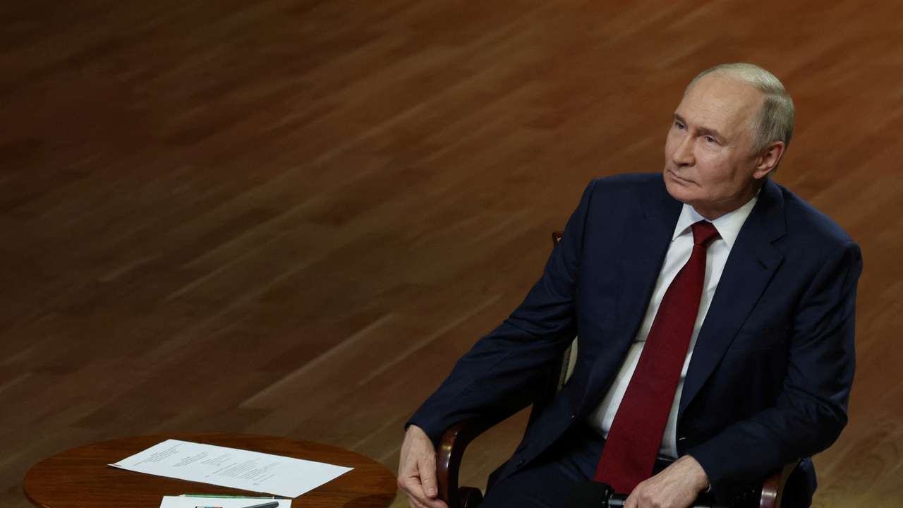 Russian President Putin visits Sirius educational centre near Sochi