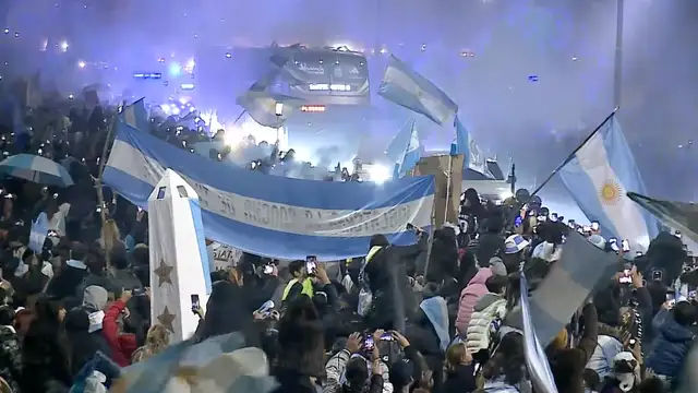 Fans welcome spain and argentina after WC fin