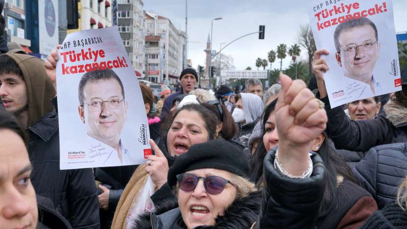 Supporters of Istanbul Mayor Imamoglu gather near the city's police headquarters in Istanbul