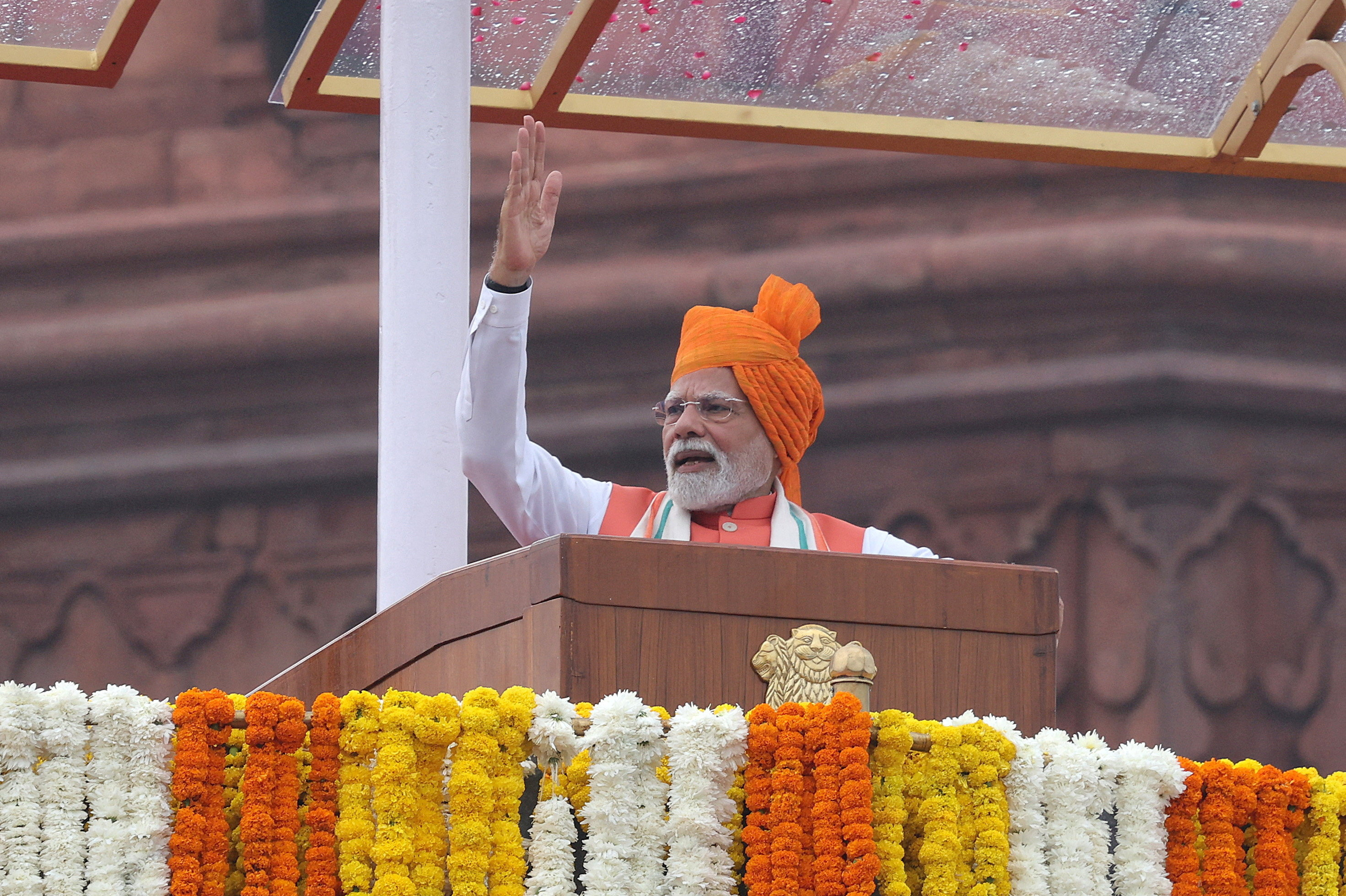 FILE PHOTO: Modi's tax overhaul to strain finances but boost image amid US trade tensions