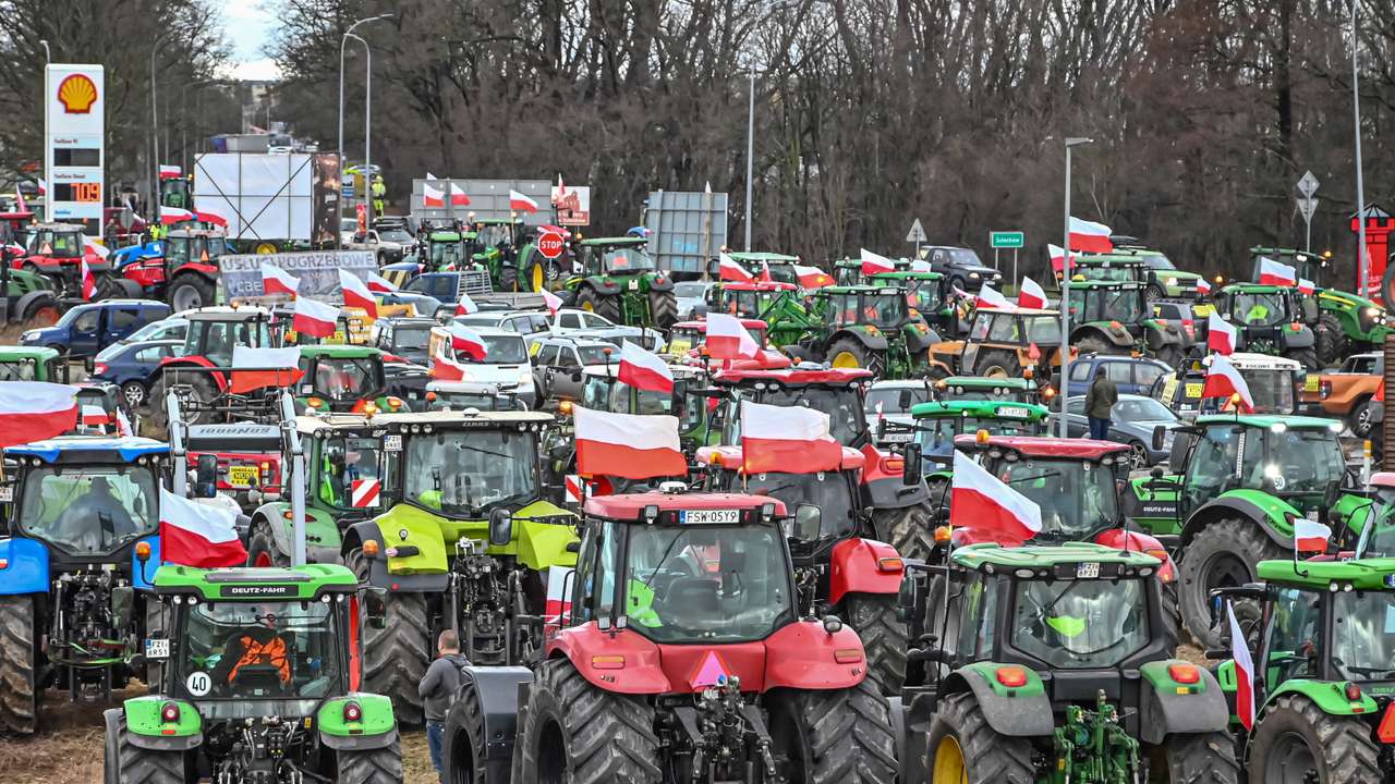 Polish farmers protest near Sulechow