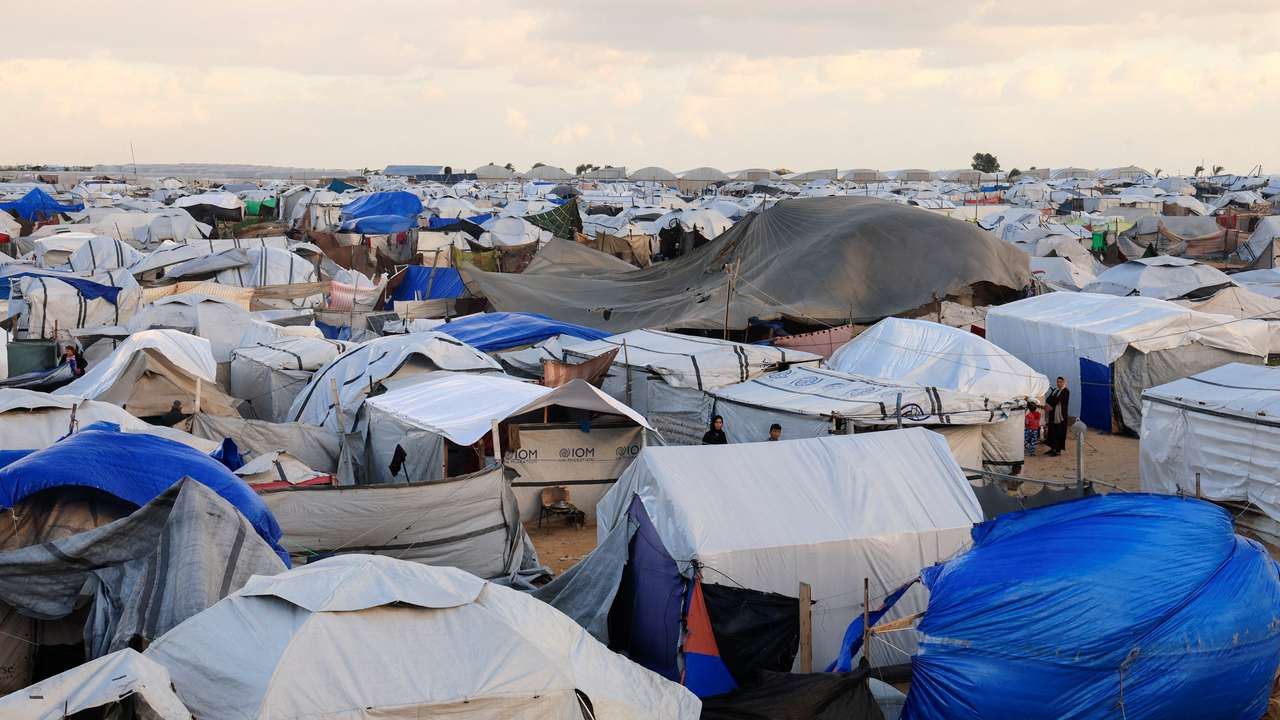 Displaced Palestinians during winter in Gaza
