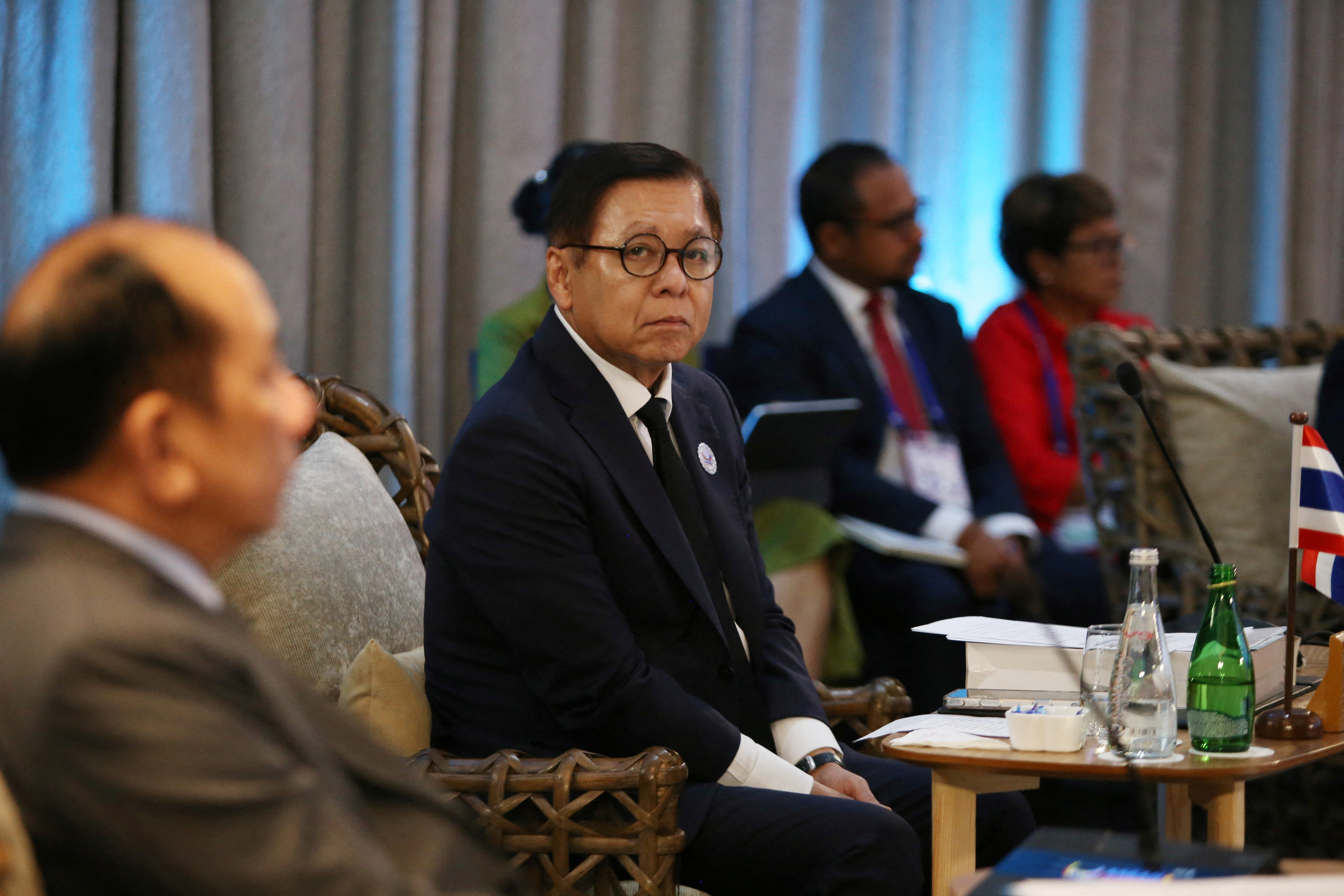 ASEAN Foreign Ministers hold retreat