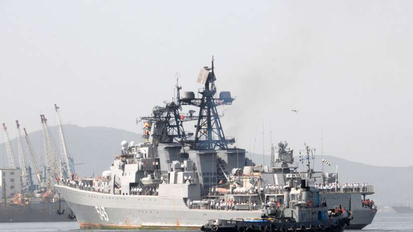 The Marshal Shaposhnikov arrives at the harbour of Vladivostok