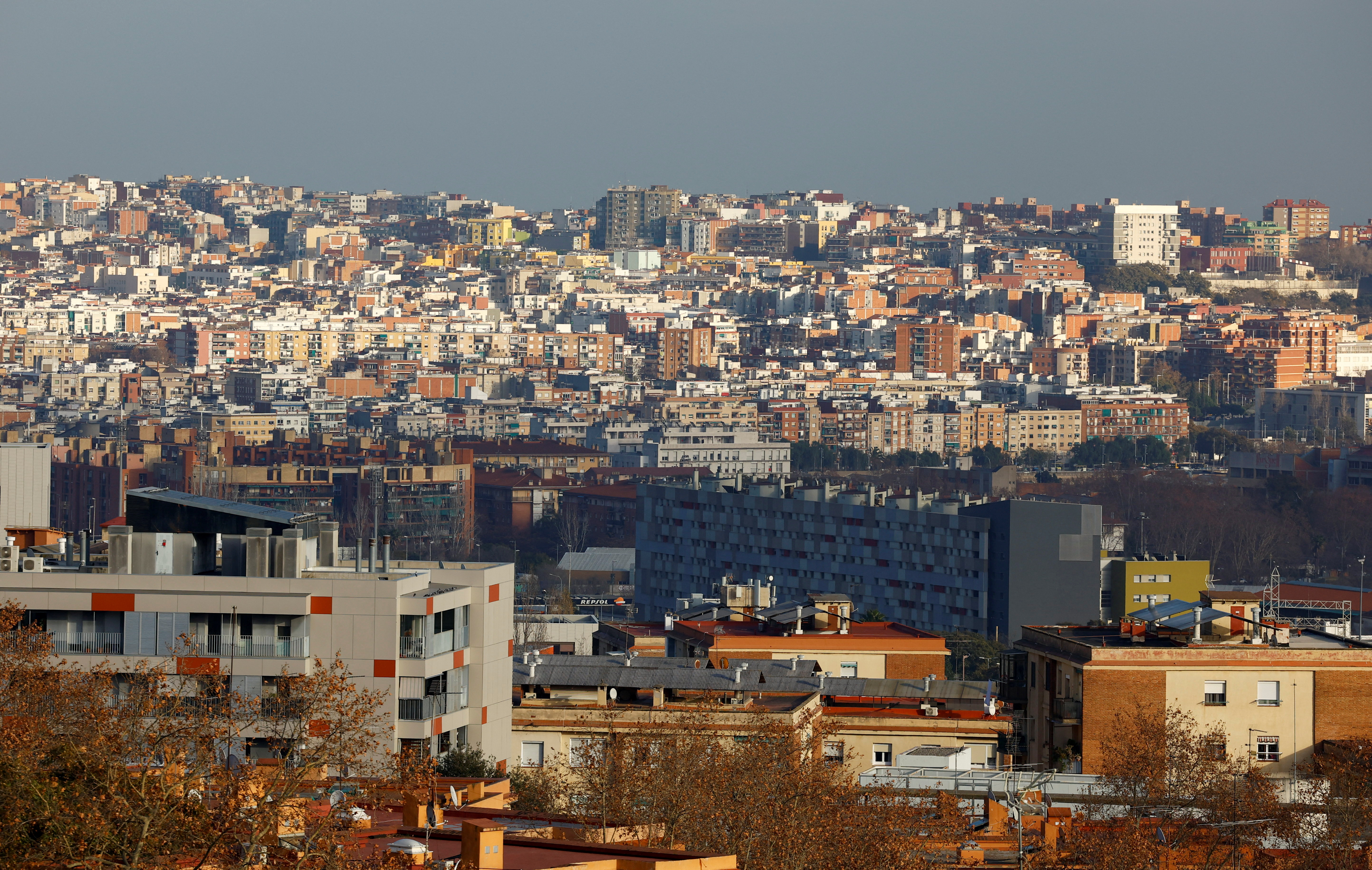 Cireres cooperative housing building in Barcelona