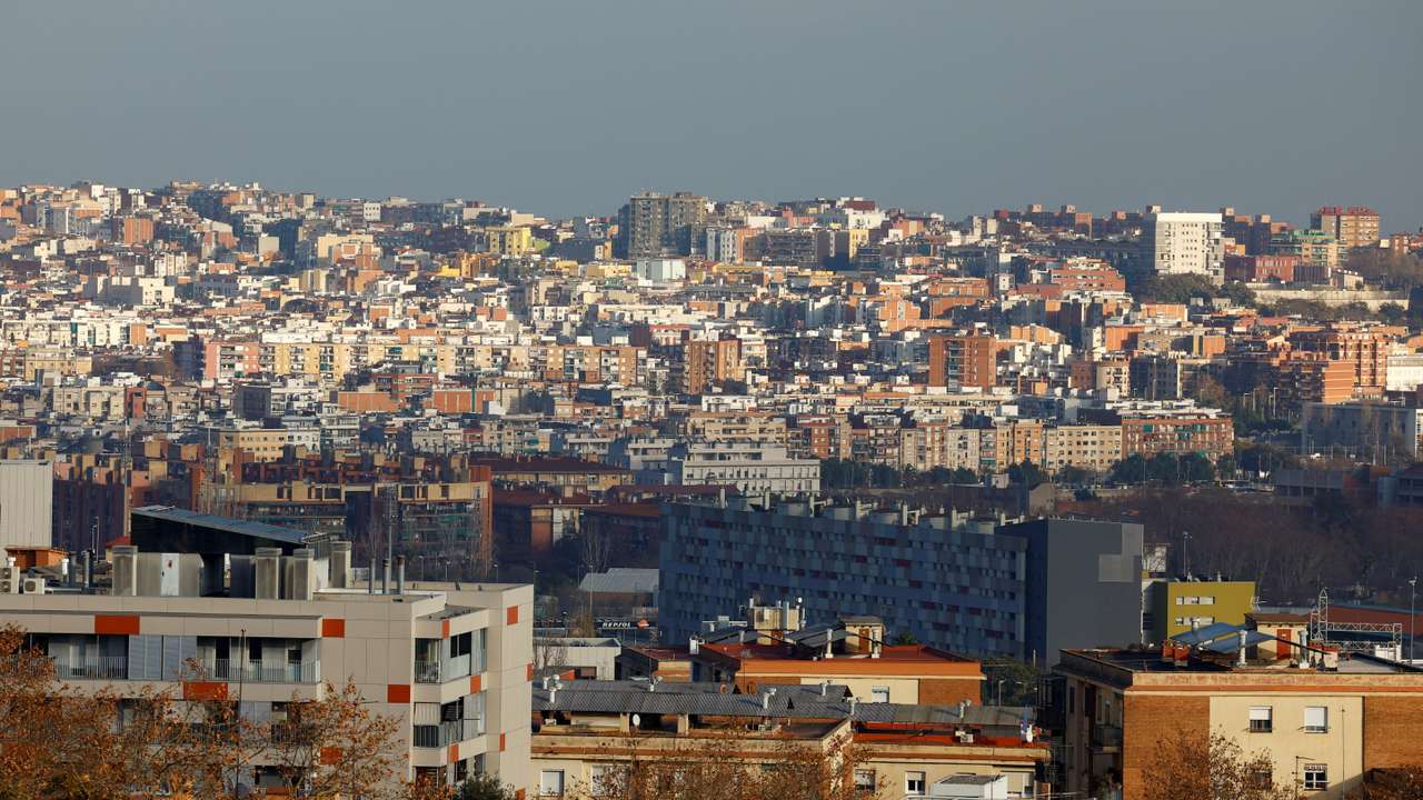 Cireres cooperative housing building in Barcelona