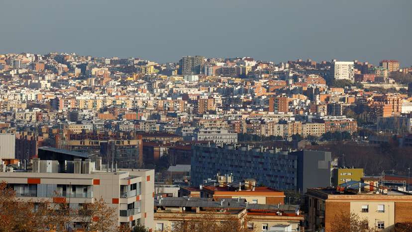 Cireres cooperative housing building in Barcelona