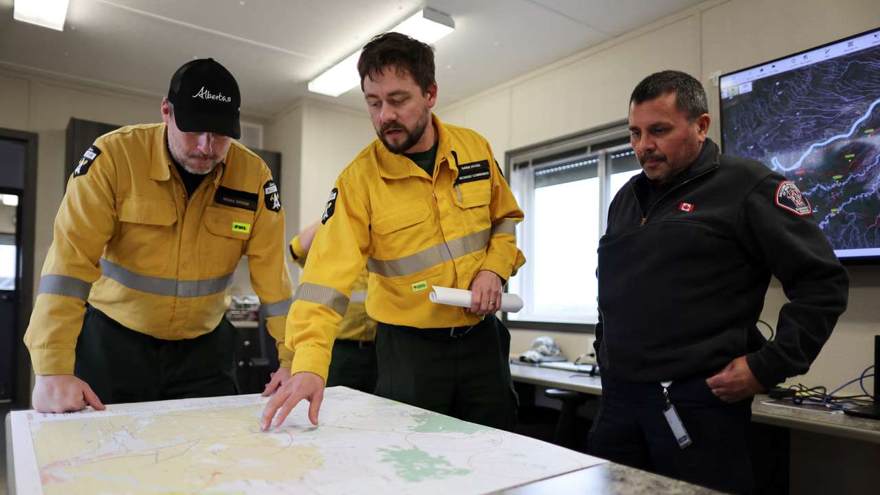 Wildfire causes evacuation from communities on the southern edge of Fort McMurray