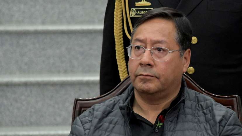 Bolivia's armed forces mobilize as President Arce "denounced the irregular mobilization", in La Paz