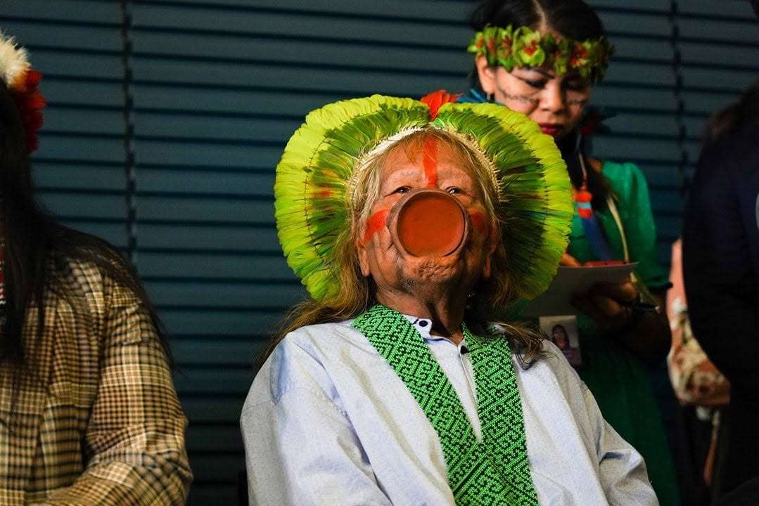 A condição de saúde do cacique Raoni, diagnosticado com câncer no aparelho digestivo, é considerada delicada e exige acompanhamento contínuo.