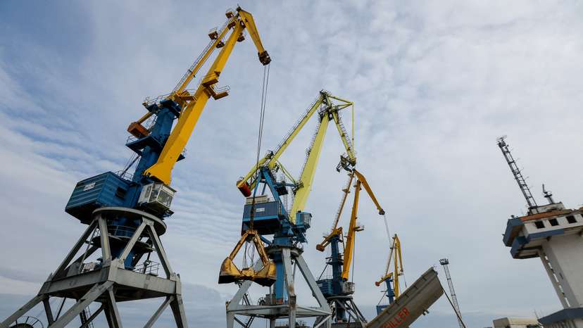 FILE PHOTO: Operations at Mariupol port amid Russia-Ukraine conflict